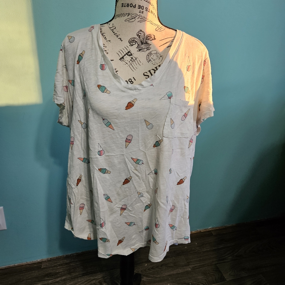 Torrid White Ice Cream Print Short Sleeve Tee